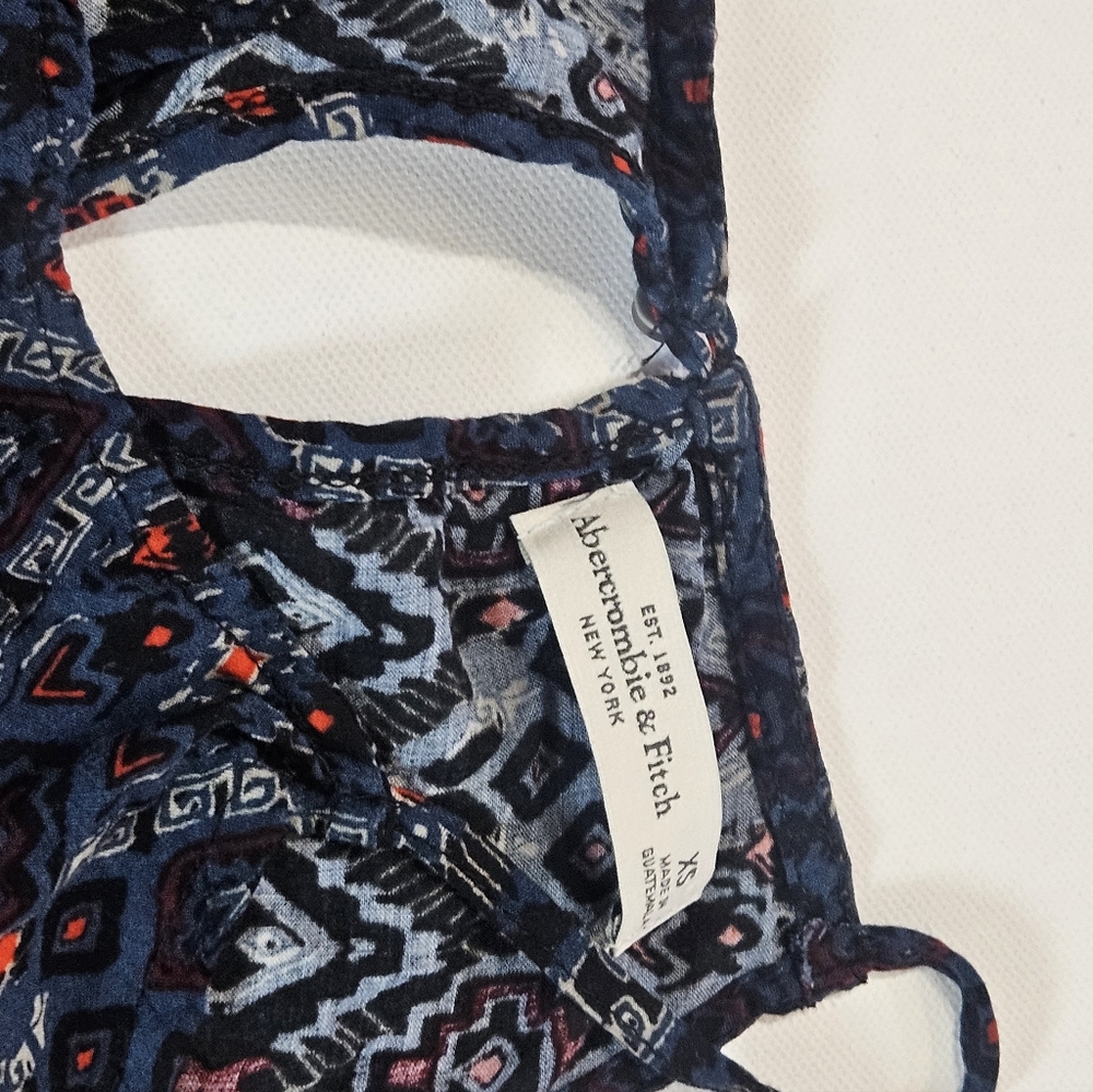 Abercrombie & Fitch Cold Shoulder Dress XS Blue Red Accent Paisley Boho Aztec - Picture 9 of 10